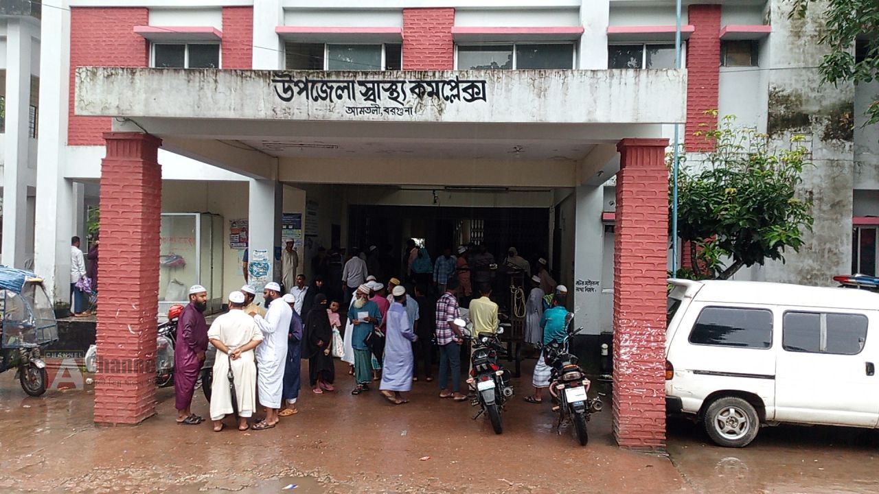 পুজার ফুল গাছ কাটাকে কেন্দ্র করে সংঘর্ষ