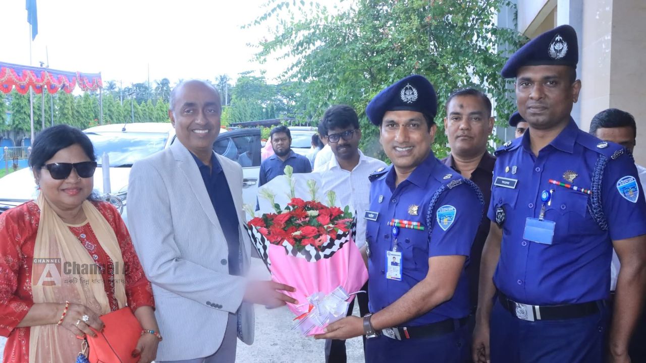 গণপ্রজাতন্ত্রী বাংলাদেশ সরকারের বিজ্ঞ অ্যাটর্নি জেনারেল মোঃ আসাদুজ্জামান নোয়াখালীতে আগমন