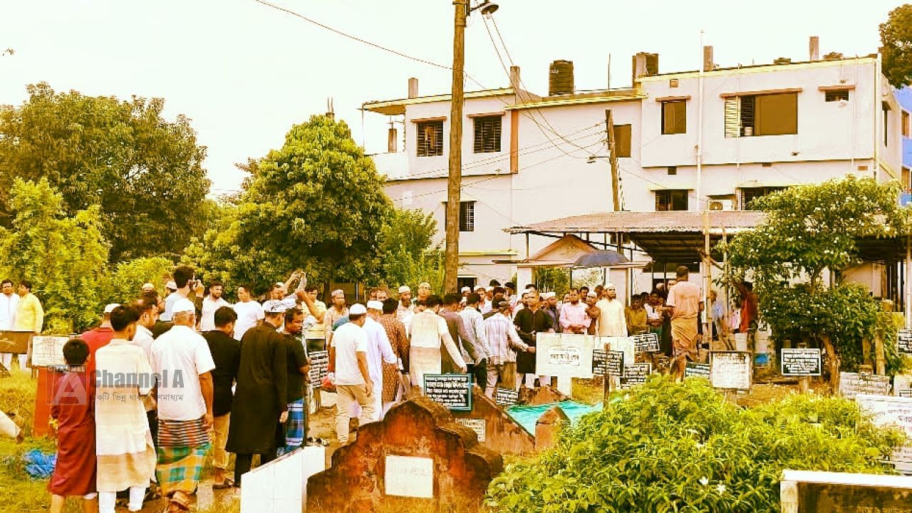 গোপালগঞ্জে বাবা-মায়ের কবরের পাশে চির নিদ্রায় শায়িত হলেন সাংবাদিক সারমাত