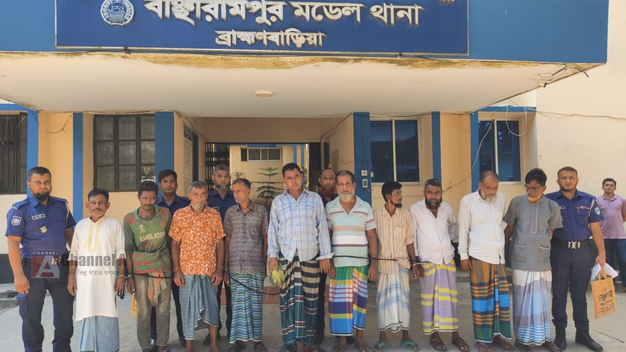 বাঞ্ছারামপুরে ৭ জুয়াড়ি সহ ১০ জন গ্রেফতার