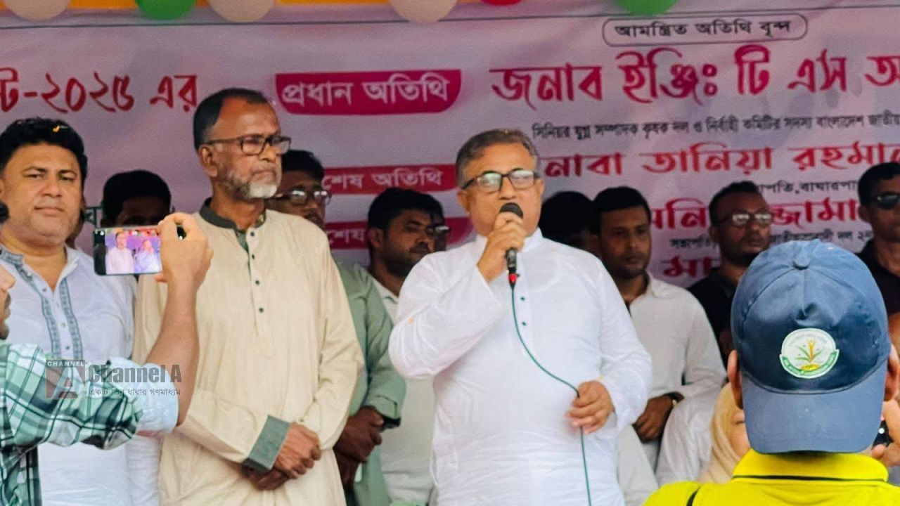যম কালো ভাবে, খাজুরায় ২ লাখ  টাকার ফুটবল  টুর্নামেন্টের ফাইনাল 