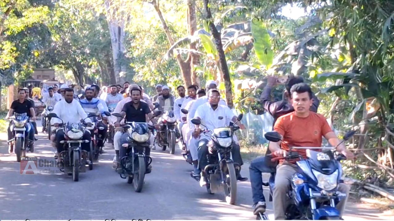 হাসিনার মৃত্যুদন্ডের রায়ে দুর্গাপুরে মিষ্টি বিতরণ