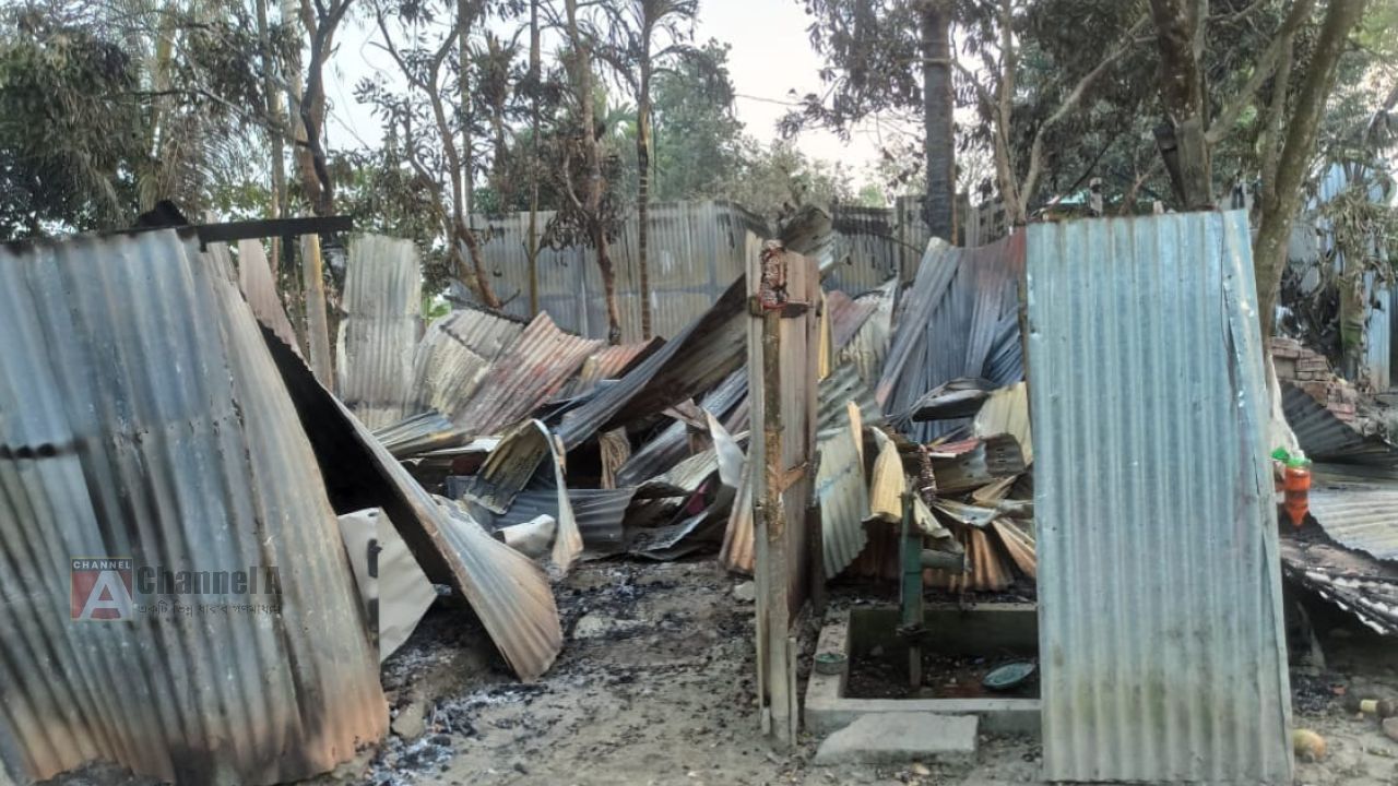 নাসিরনগরে হত্যাকে কেন্দ্র করে সংঘর্ষ, অগ্নিসংযোগ ও লুটপাট-এলাকাজুড়ে আতঙ্ক