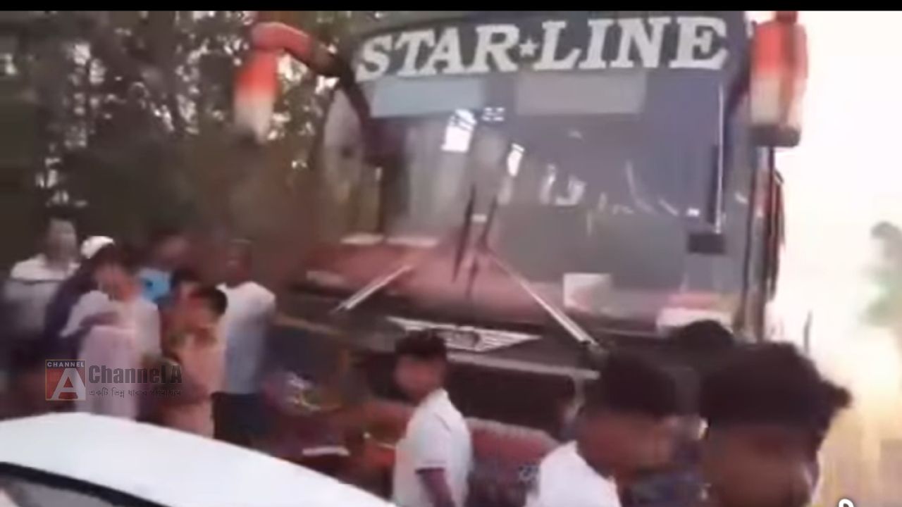 বাবা-মা, ছেলে-মেয়ে-একসাথে কবর! হৃদয়বিদারক সড়ক দুর্ঘটনা